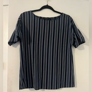 Banana Republic Striped Black and White Women's Top size S (F118)